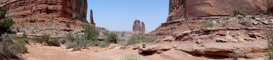 panorama at Park avenue at Arches National Park